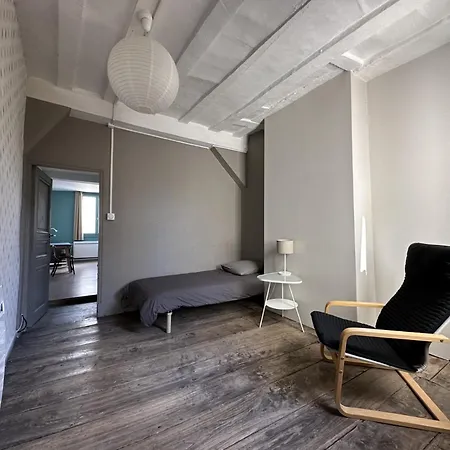 Dans Maison Originale En Centre Гостевой дом